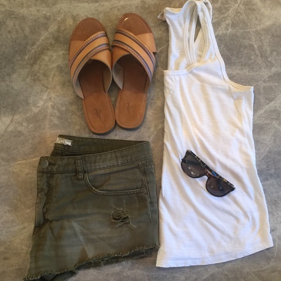 🌿Free People Distress Shorts🌿 - Picture 1 of 4